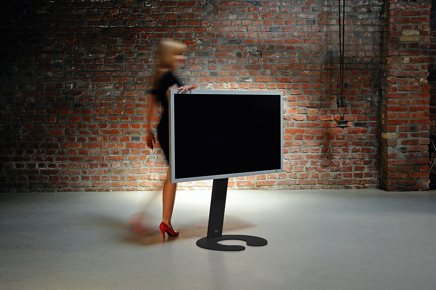 WissmannRaumobjekteOmega111-R_TV-Standfu_2