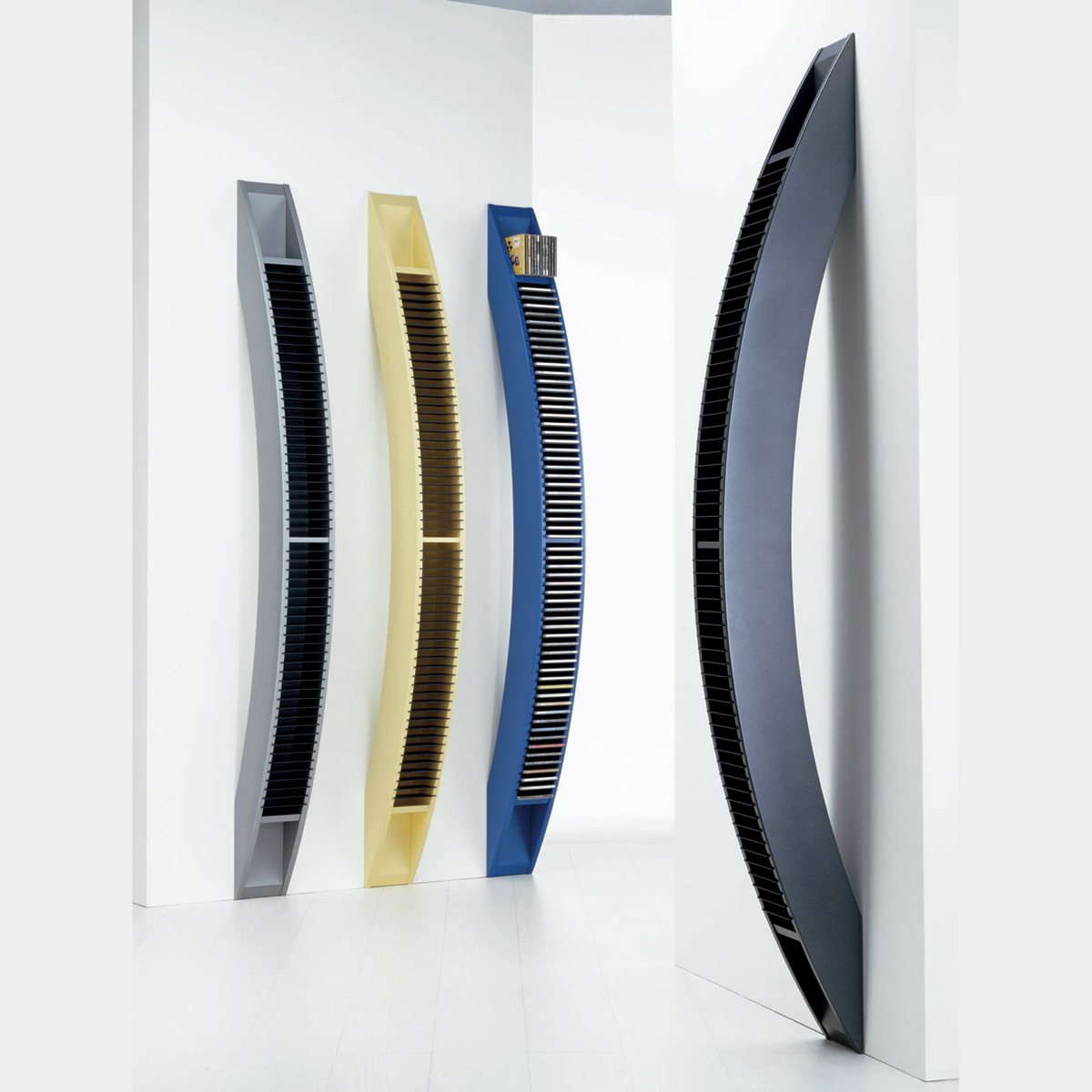 vismaradesign_comma01Pl3J3g47WxnaV Vismara Design Comma CD-Wandregal